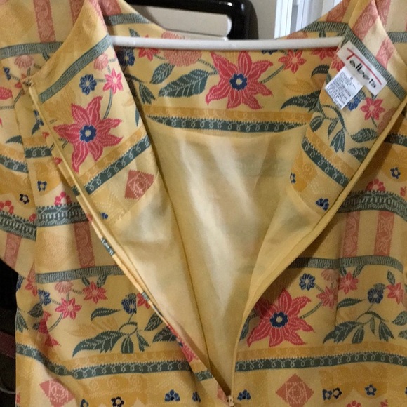 Vintage, 1970, Silk dress, Talbots, US 8. floral design. - Picture 5 of 5